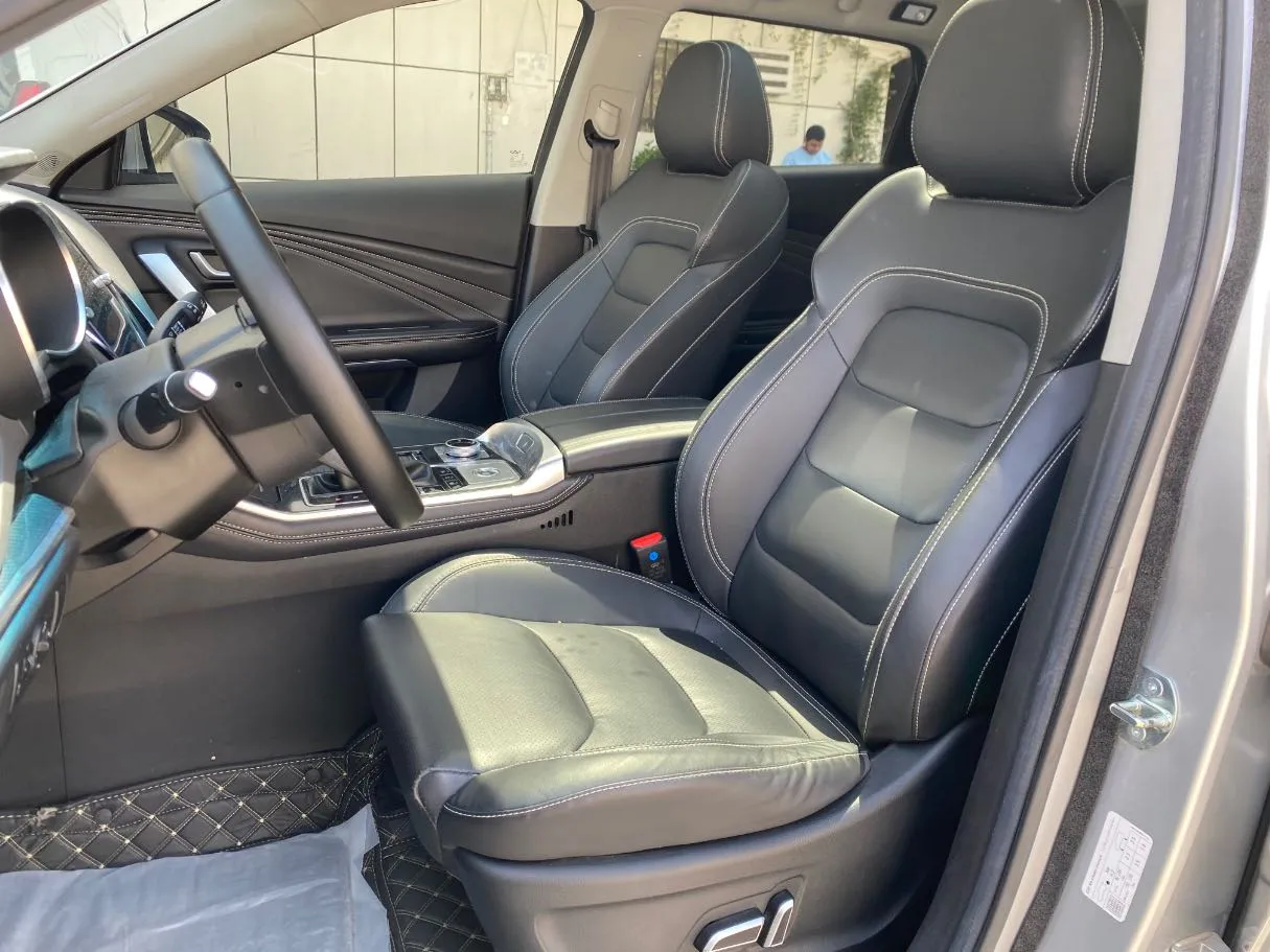 Car image 11