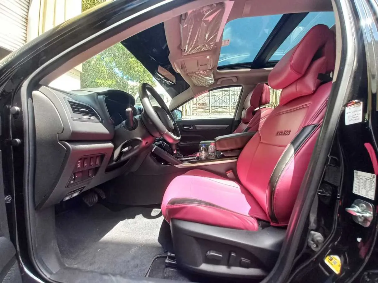 Car image 12