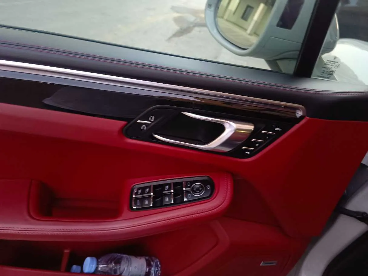Car image 36