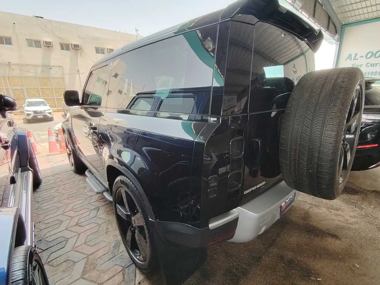 Car image 8