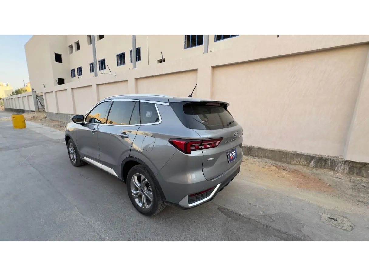 Car image 7