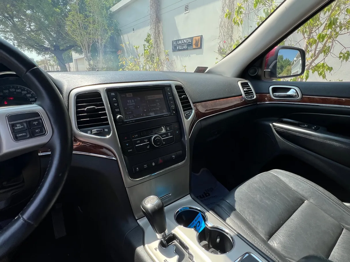 Car image 7