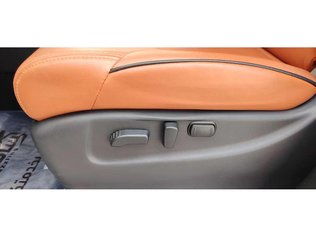 Car image 33