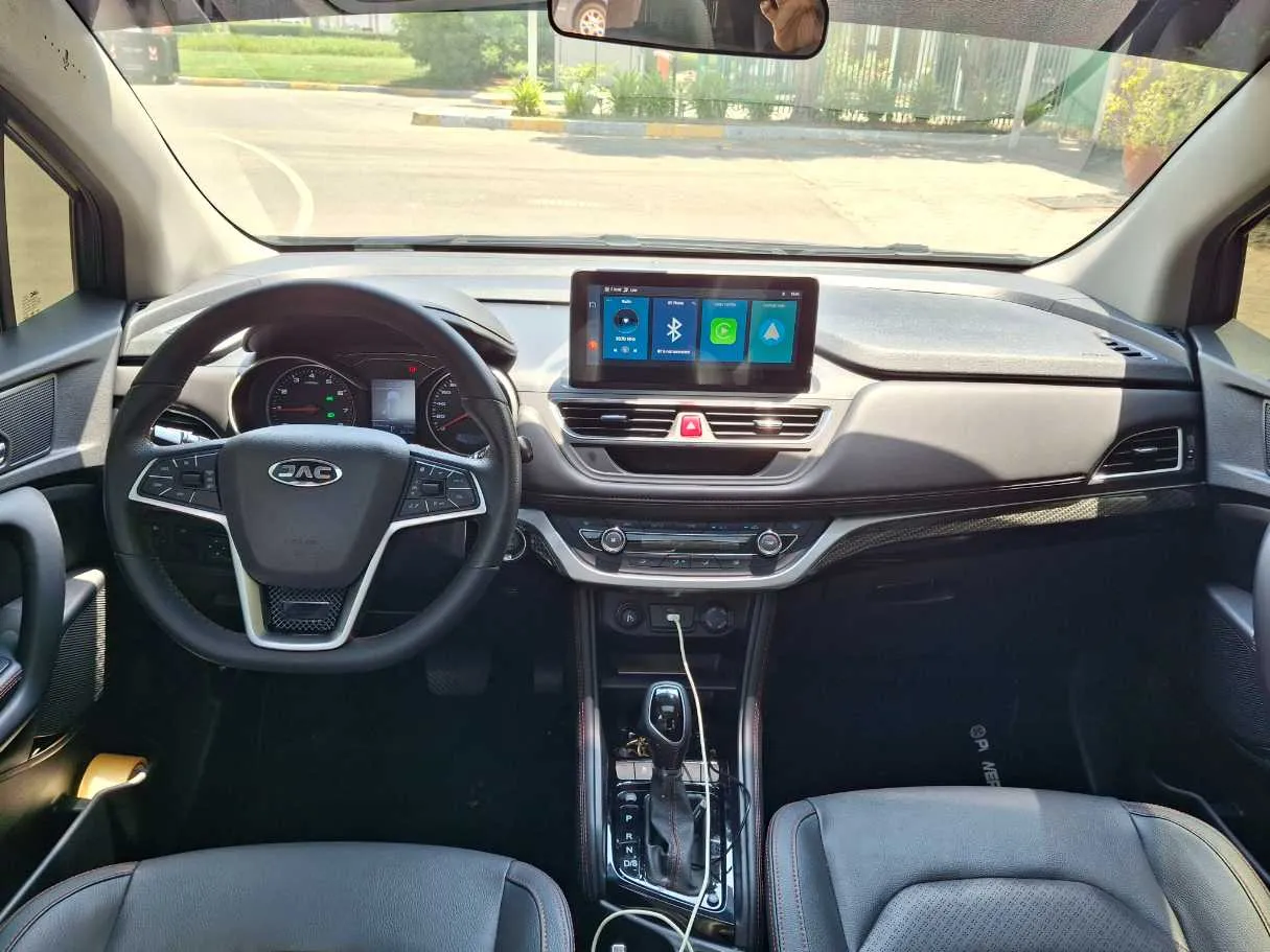 Car image 15