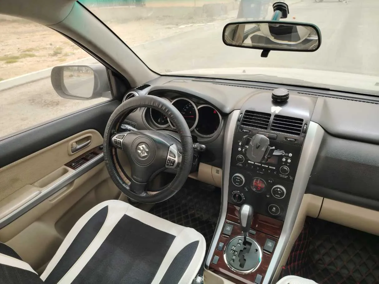 Car image 23