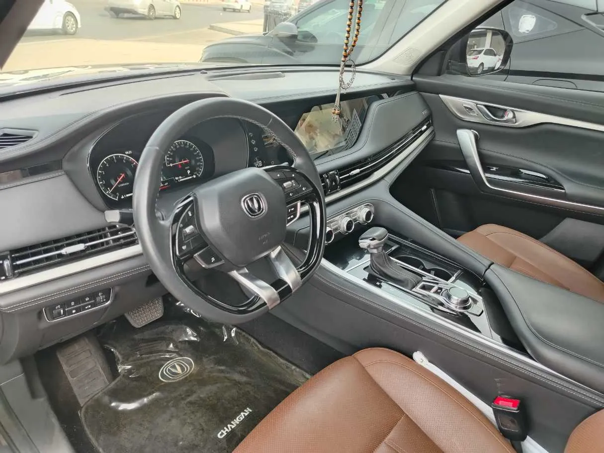Car image 13
