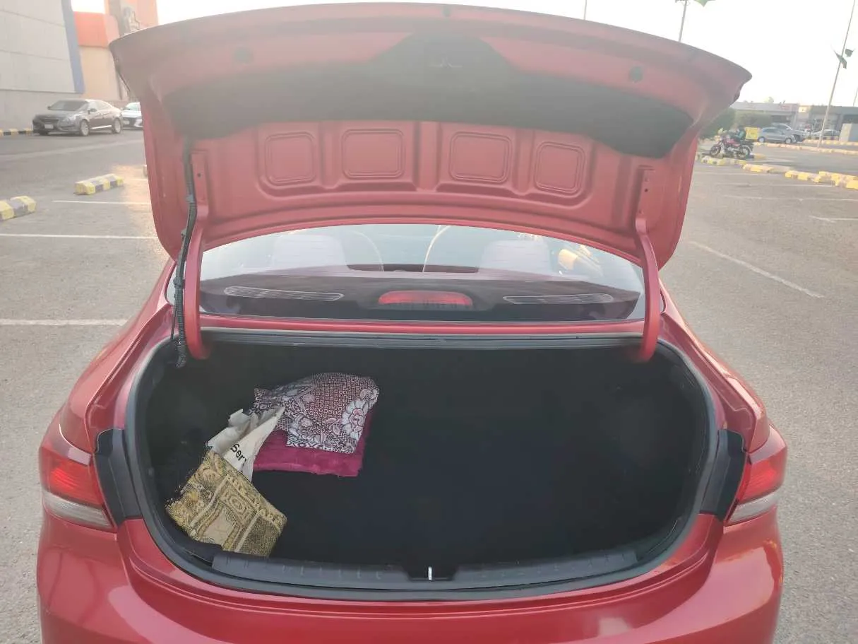 Car image 23
