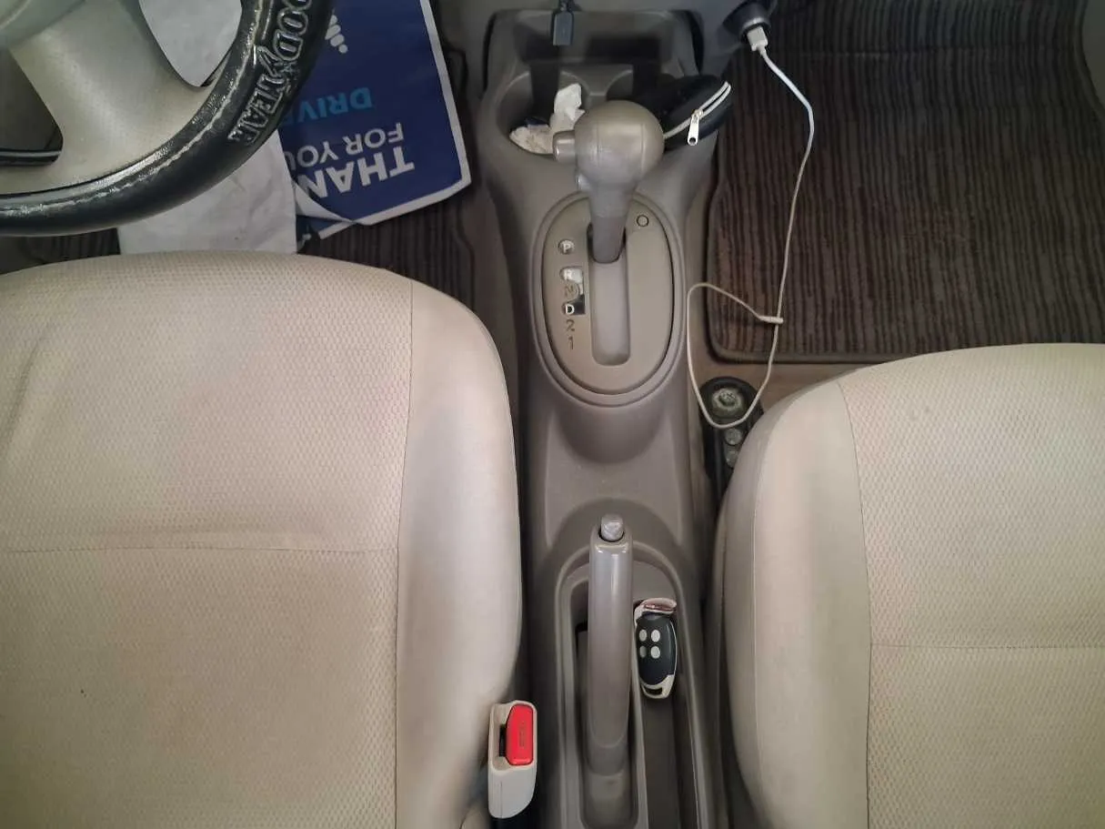 Car image 17