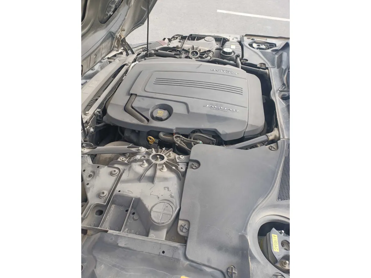Car image 18