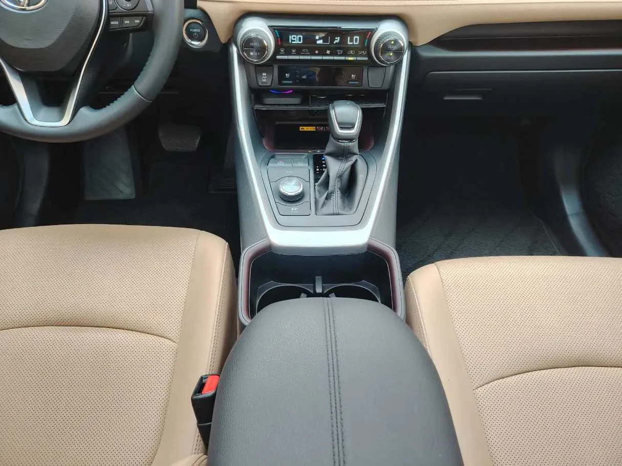 Car image 23