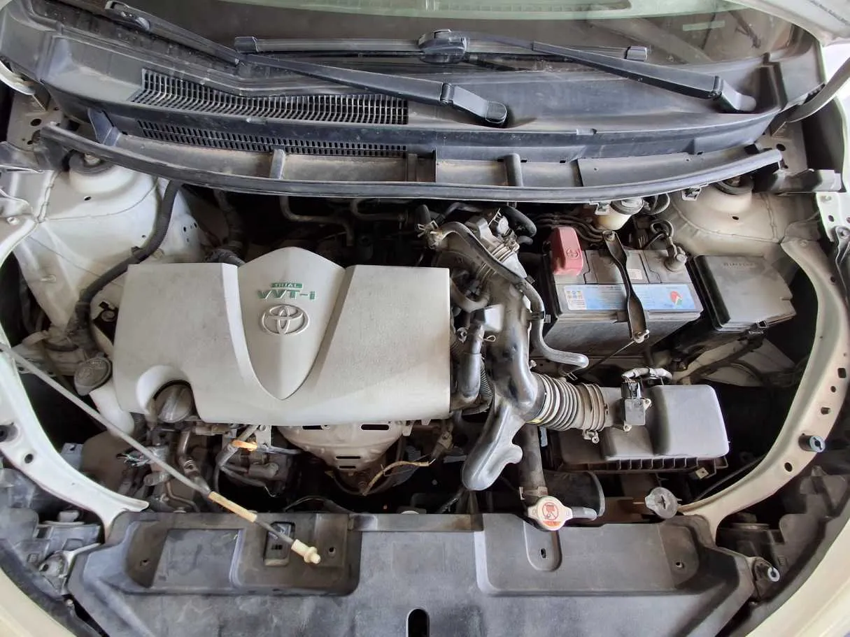 Car image 18