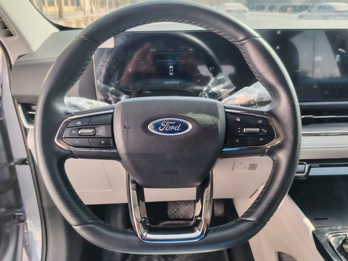 Car image 25