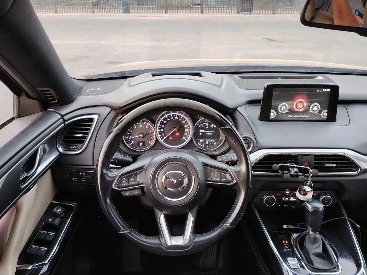 Car image 25
