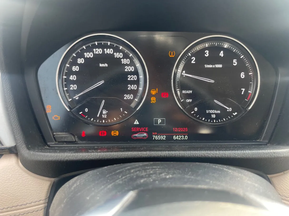 Car image 19
