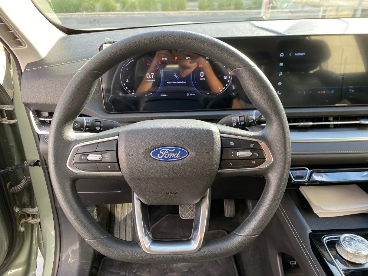Car image 17