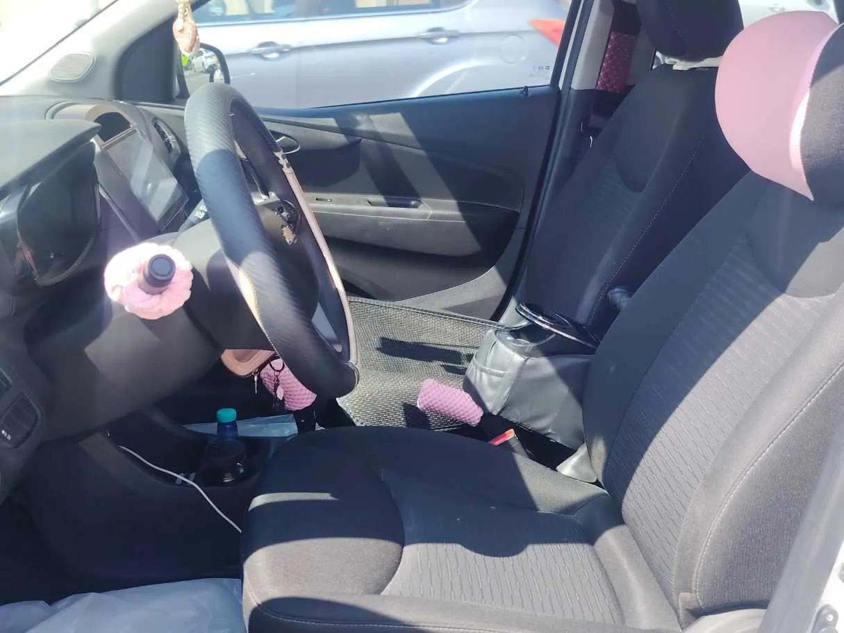 Car image 11