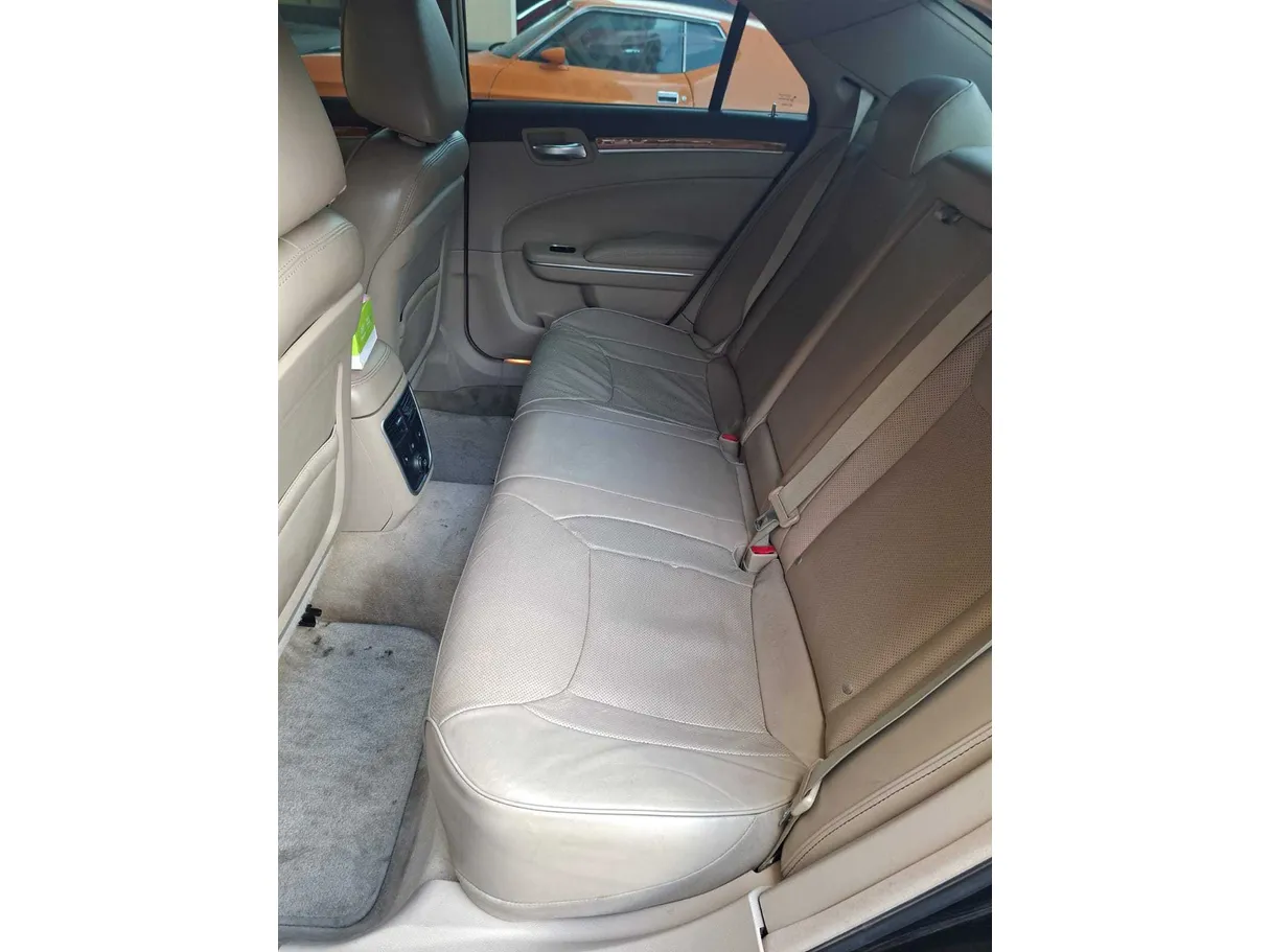 Car image 10