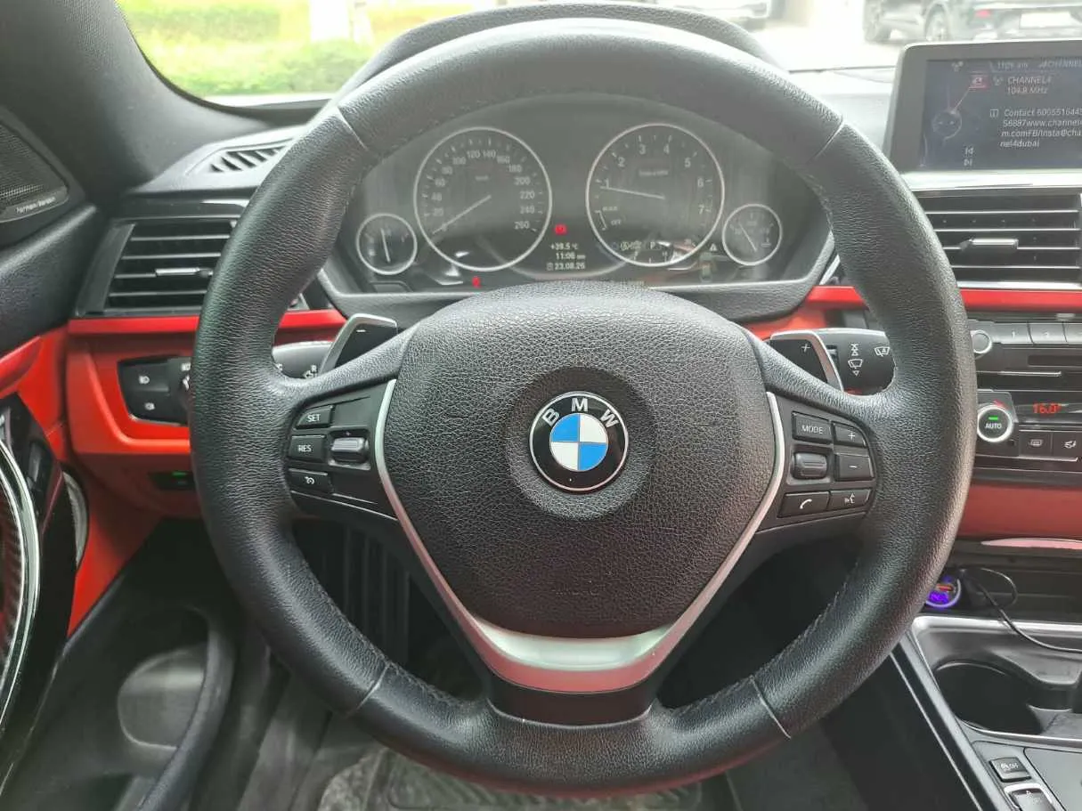 Car image 18