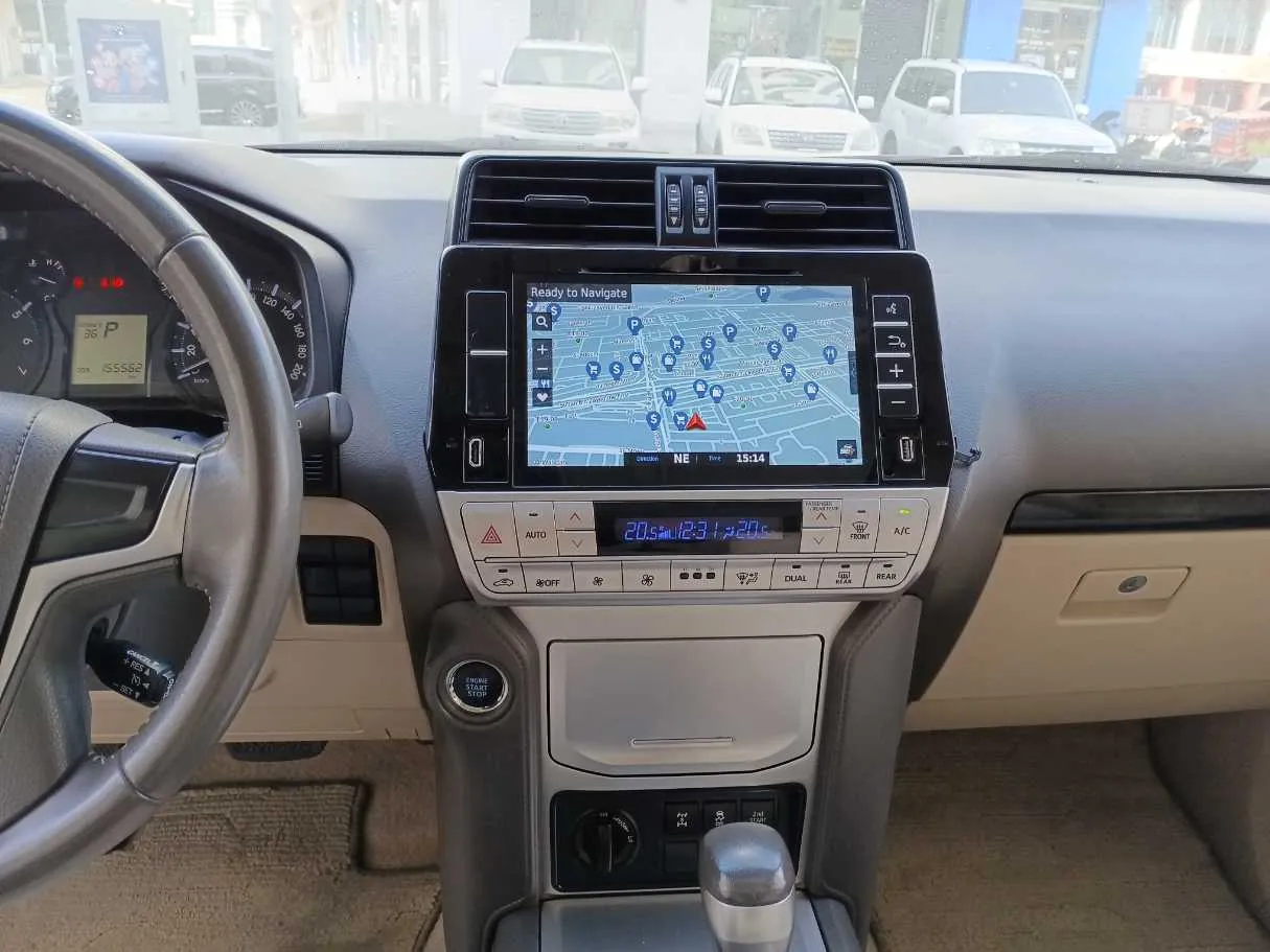 Car image 17