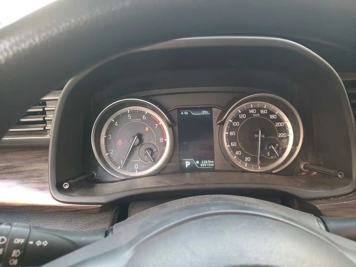Car image 20