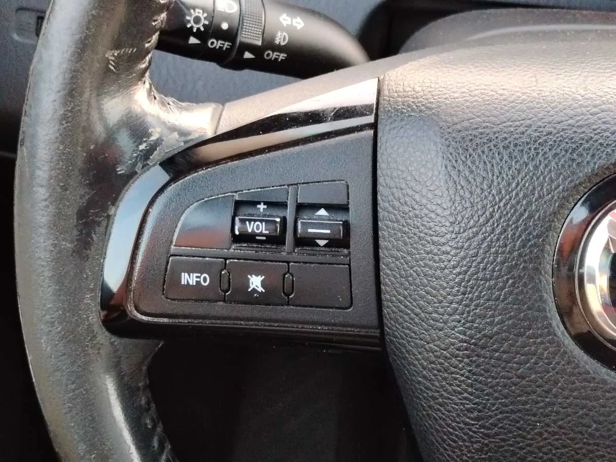 Car image 26