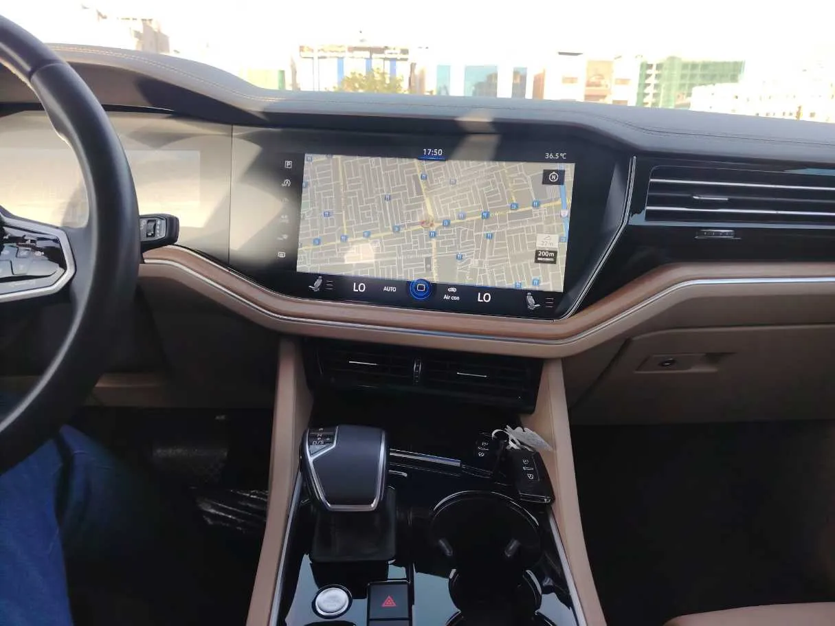 Car image 21