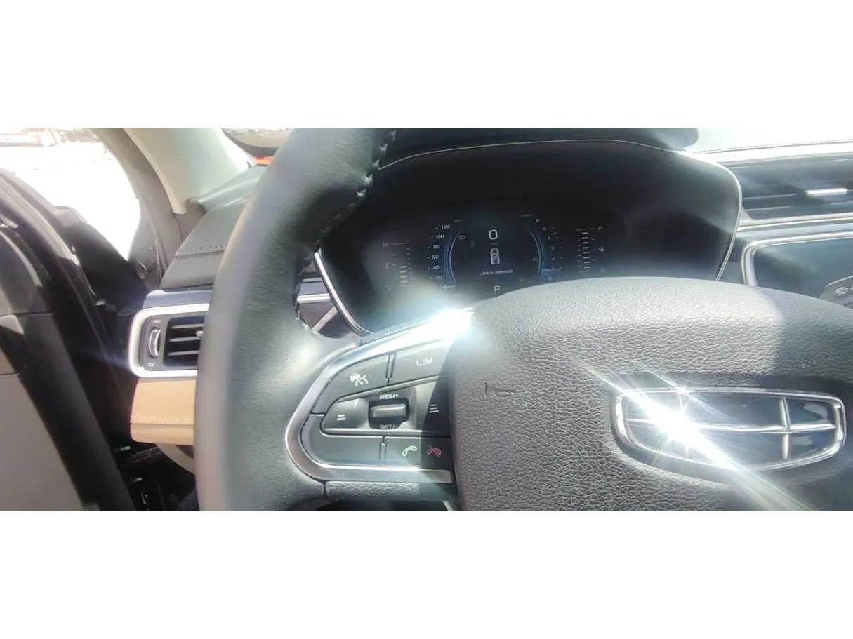 Car image 25