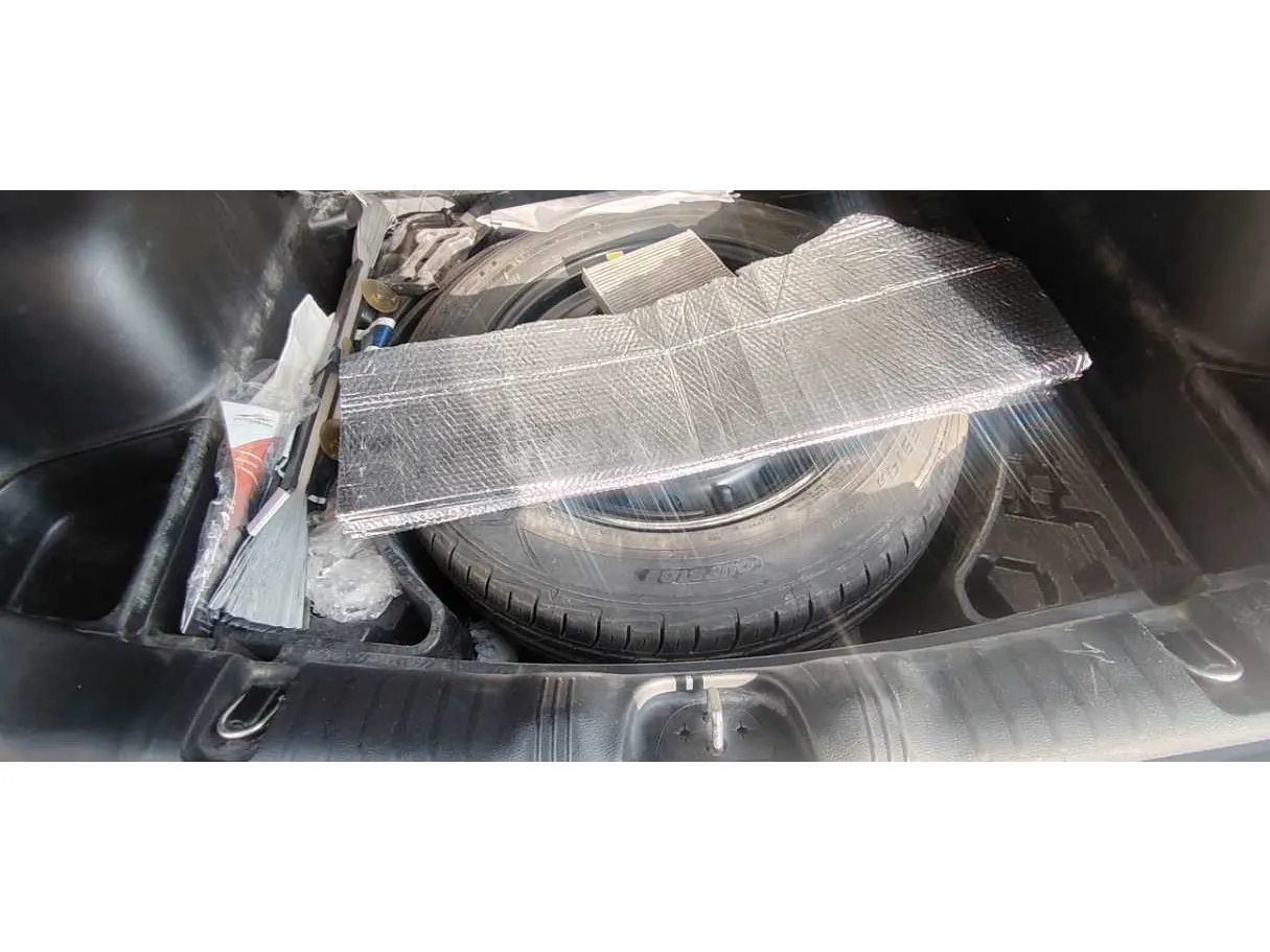 Car image 30