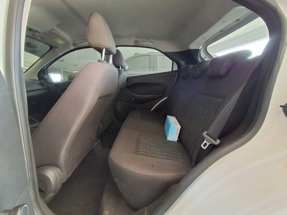 Car image 8