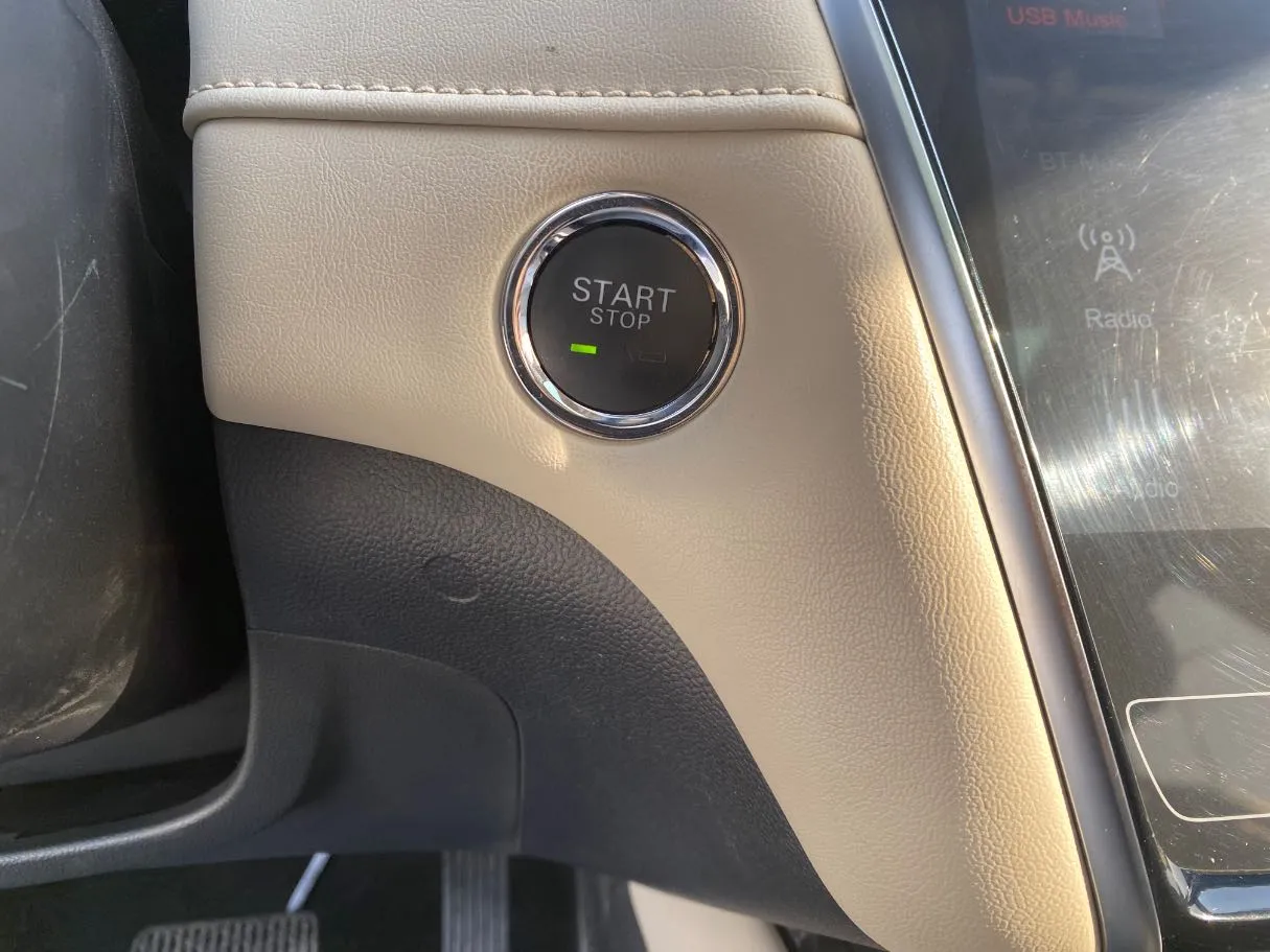 Car image 28