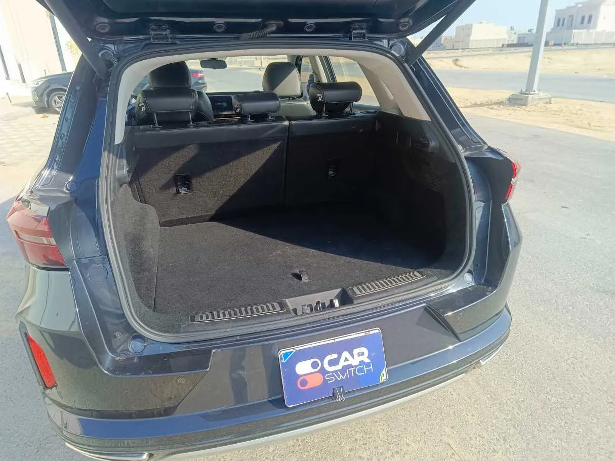 Car image 27