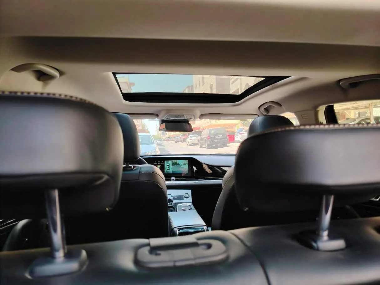 Car image 20