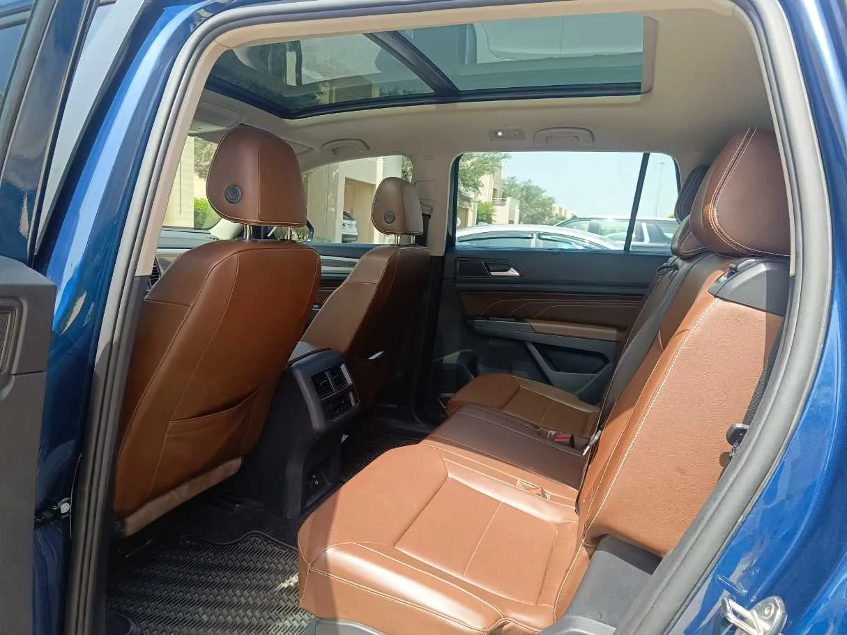 Car image 21