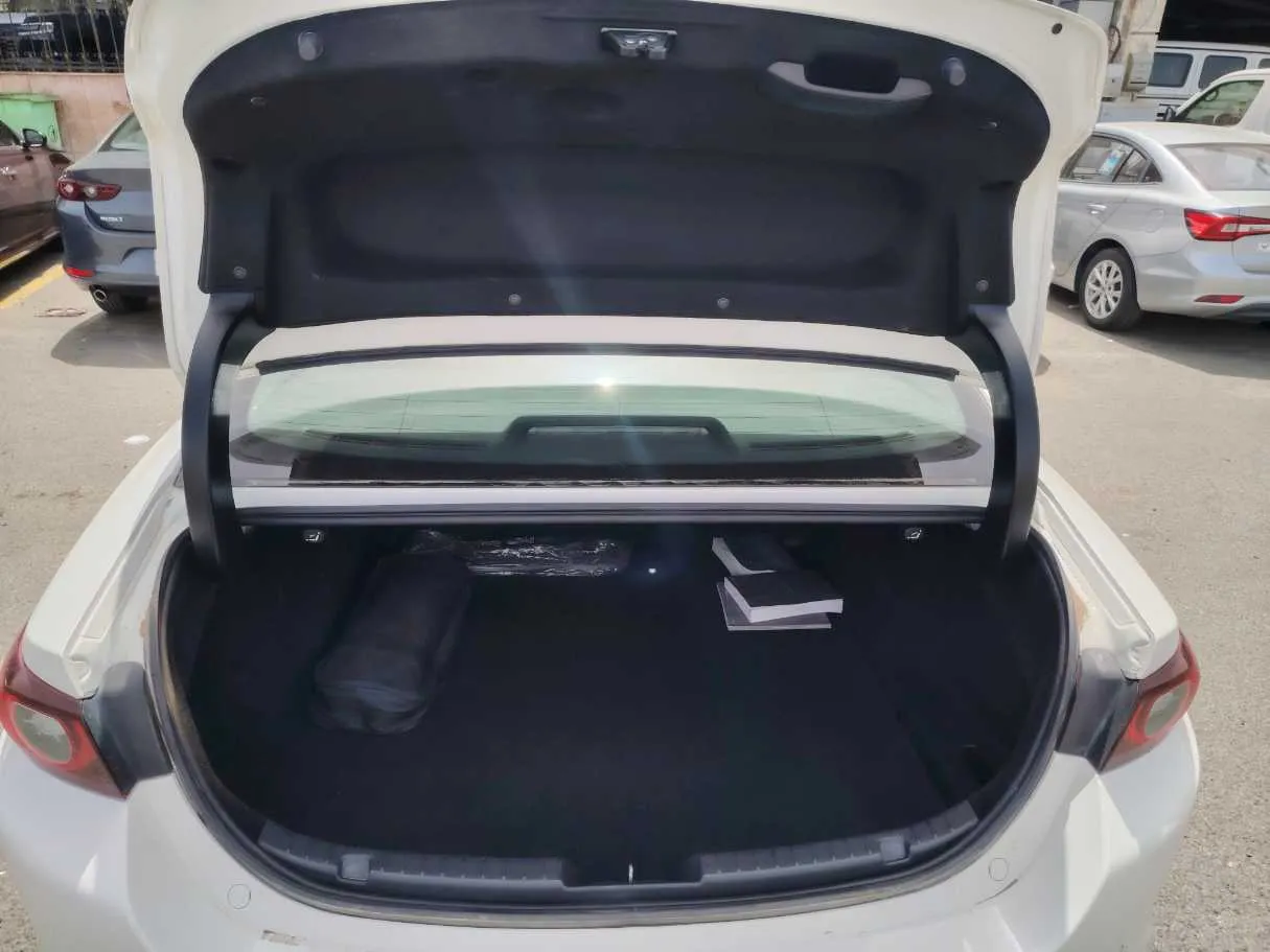 Car image 29