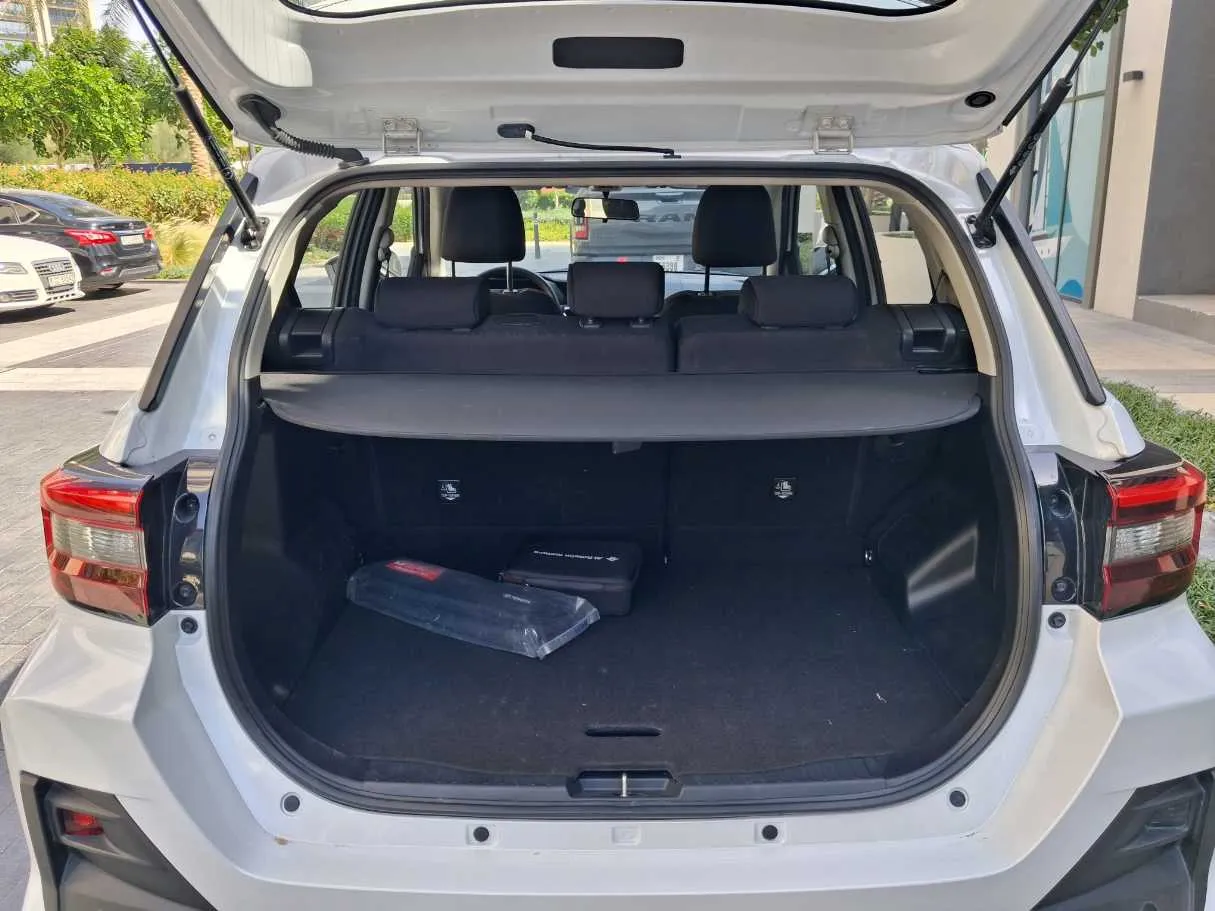 Car image 17