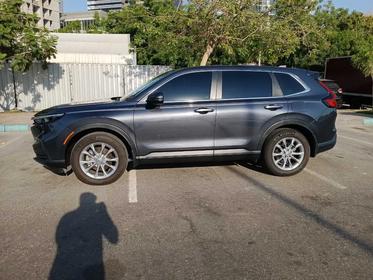 Car image 8