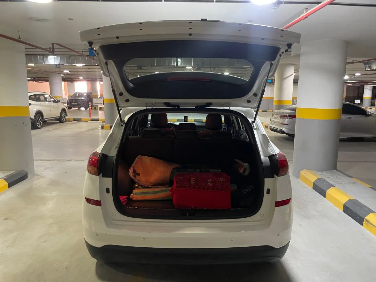 Car image 21
