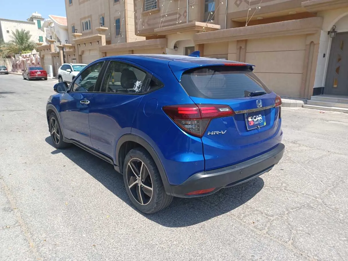 Car image 7