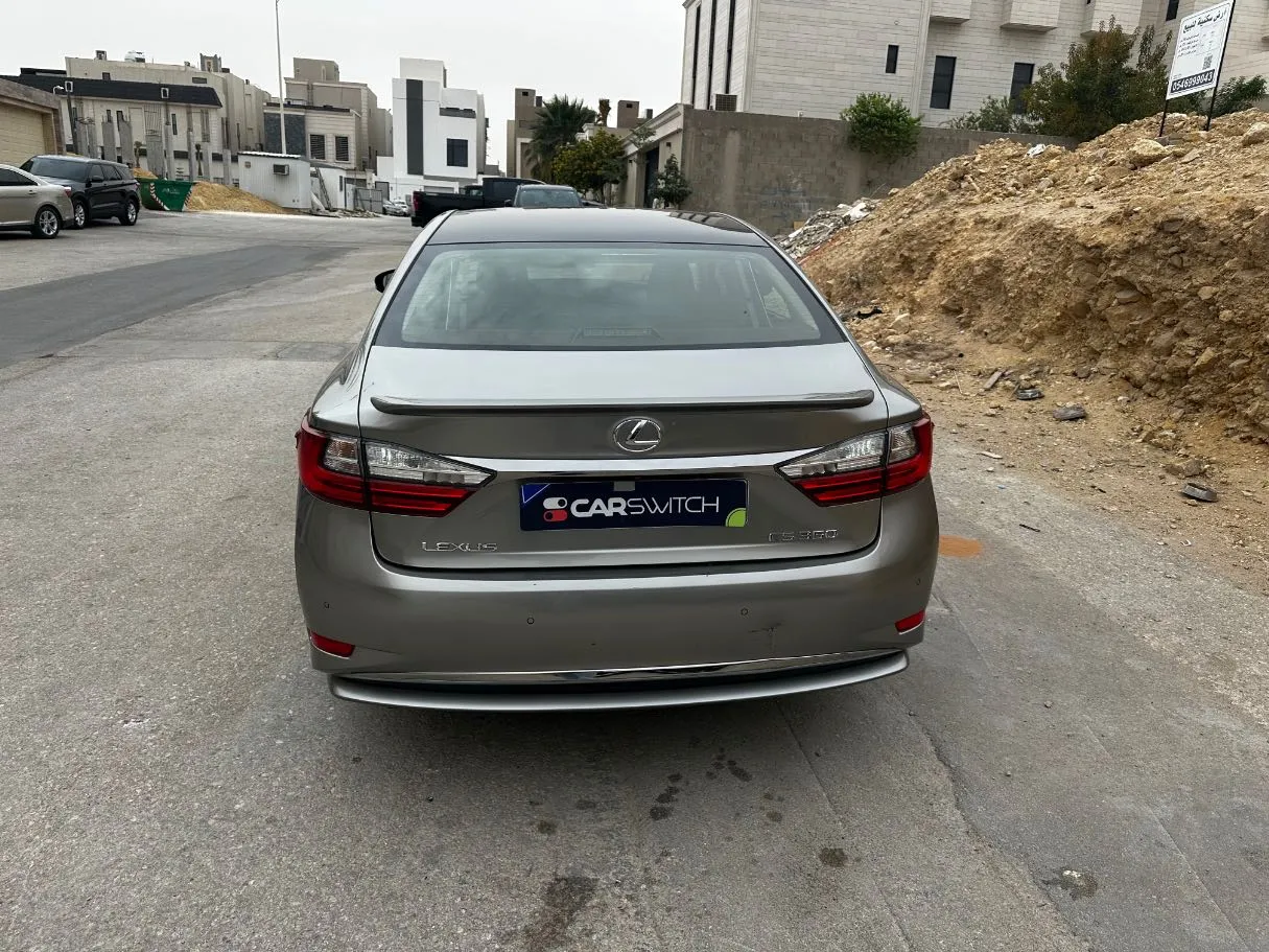 Car image 6