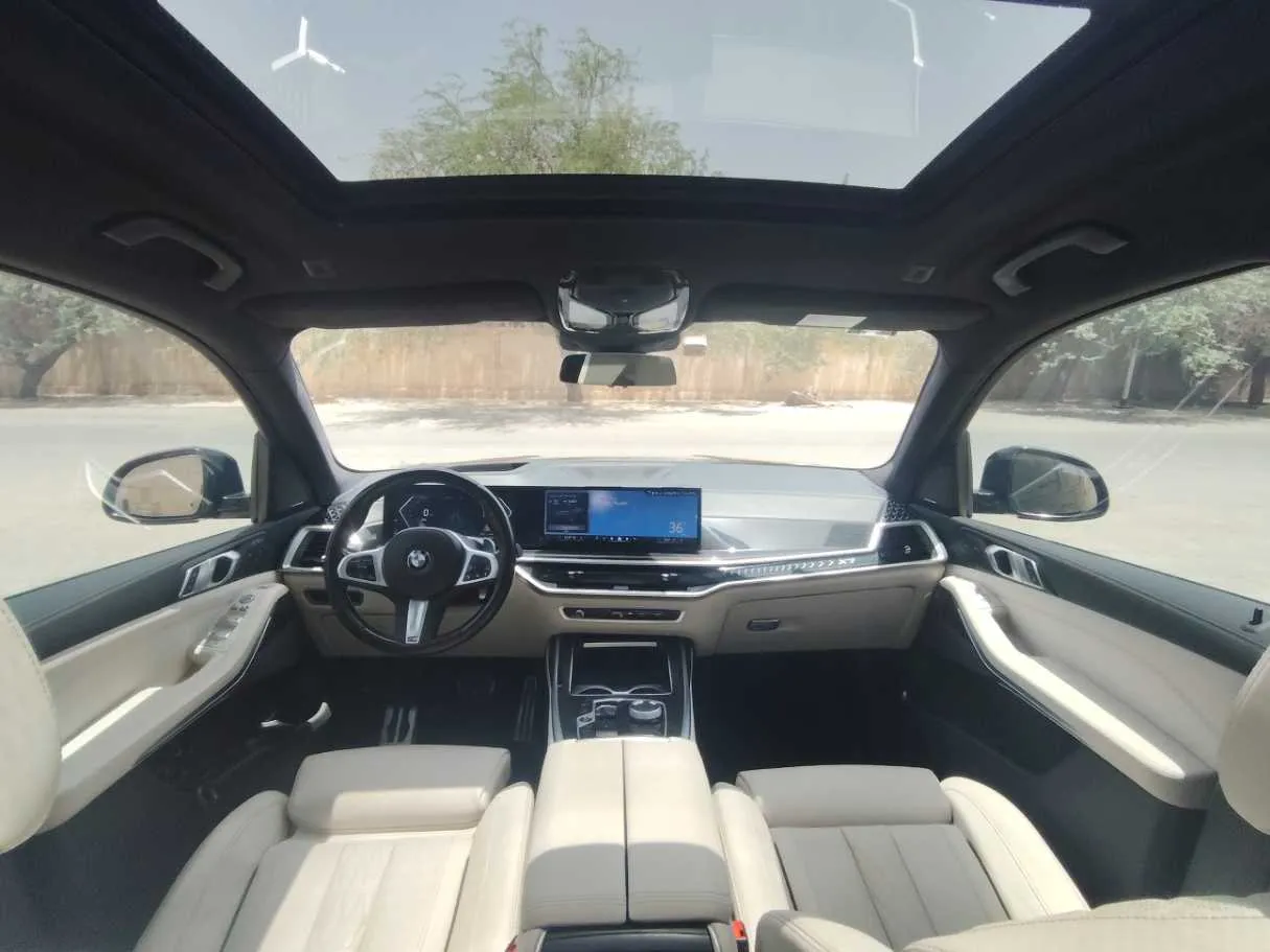 Car image 22