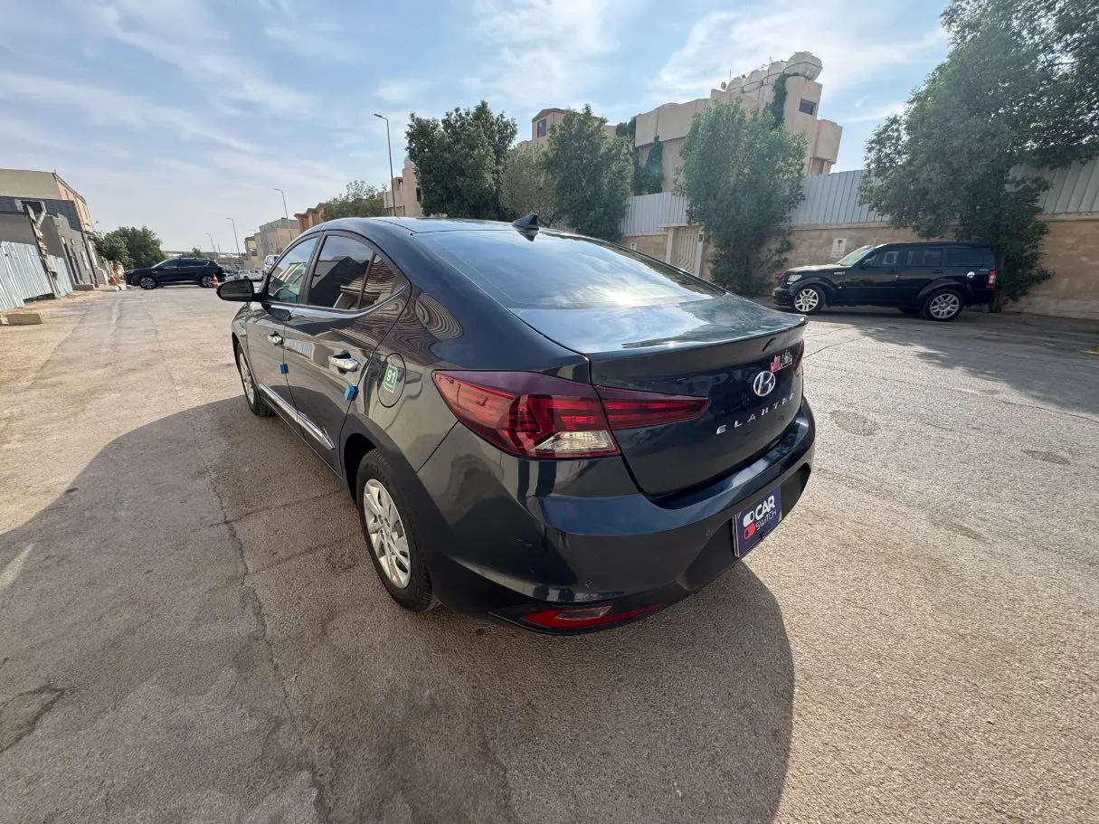 Car image 7