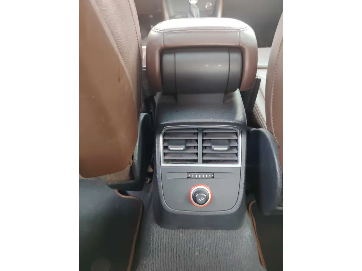 Car image 29