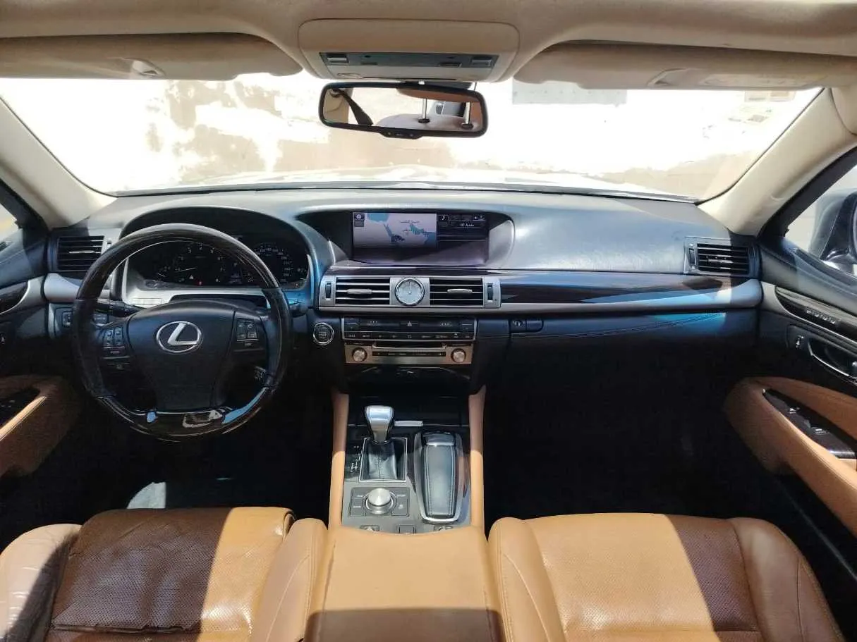 Car image 21