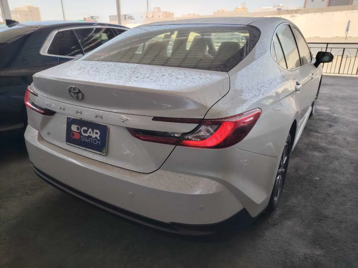 Car image 5
