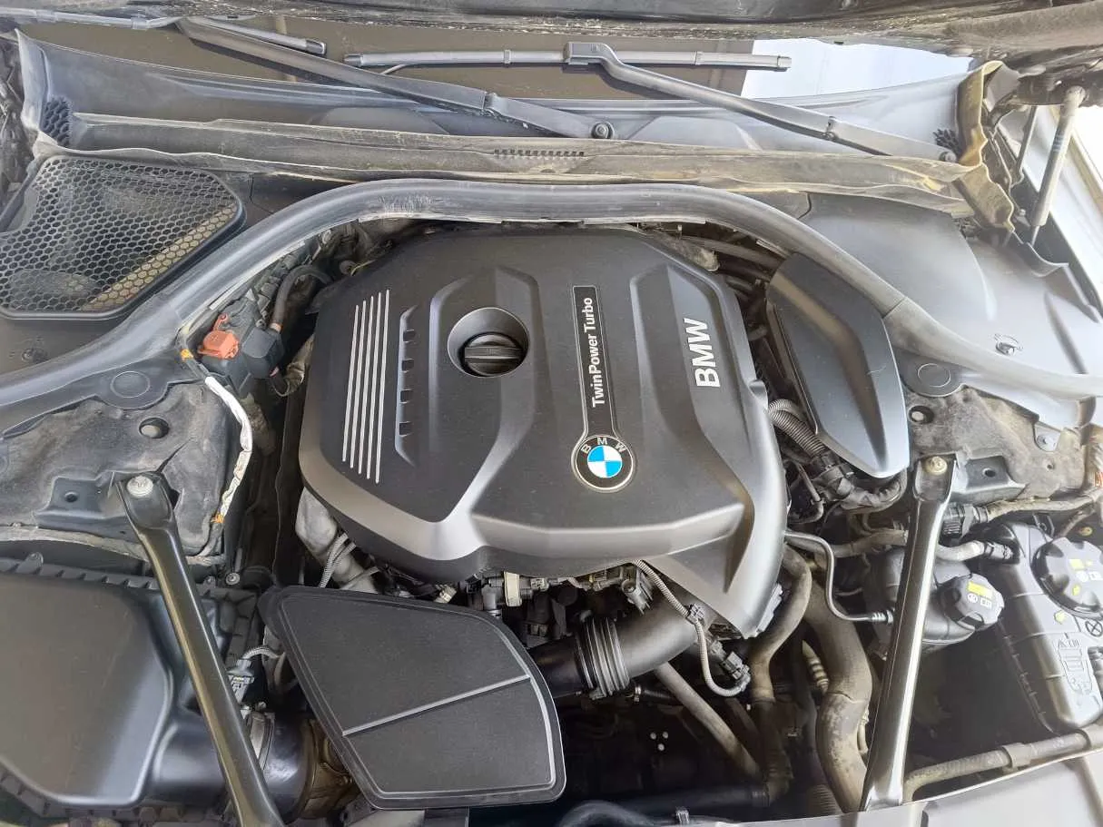 Car image 40