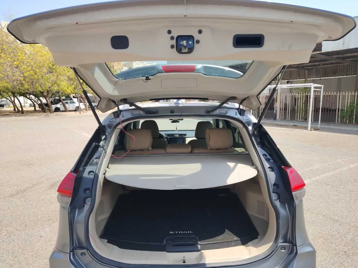 Car image 26