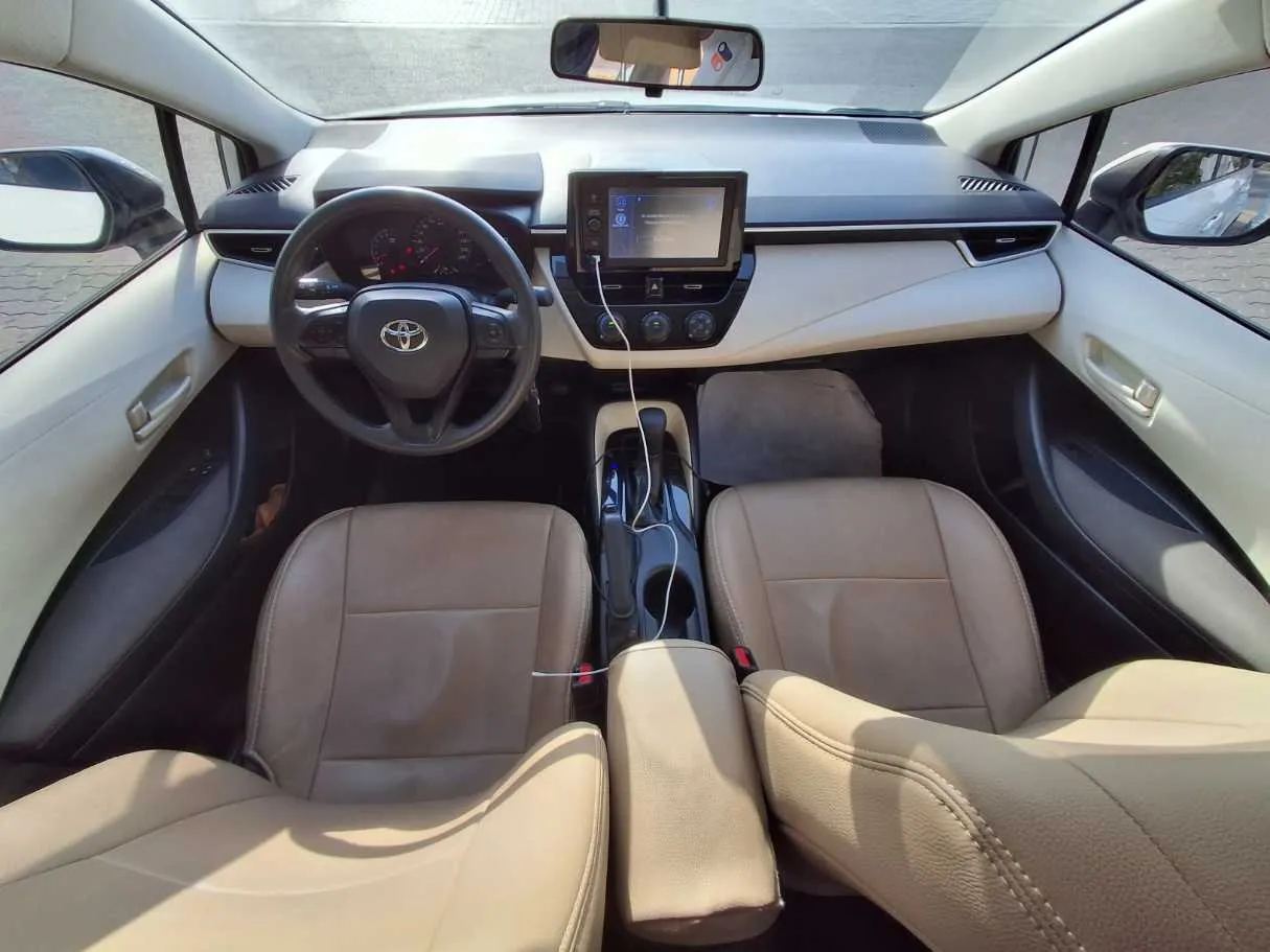 Car image 16