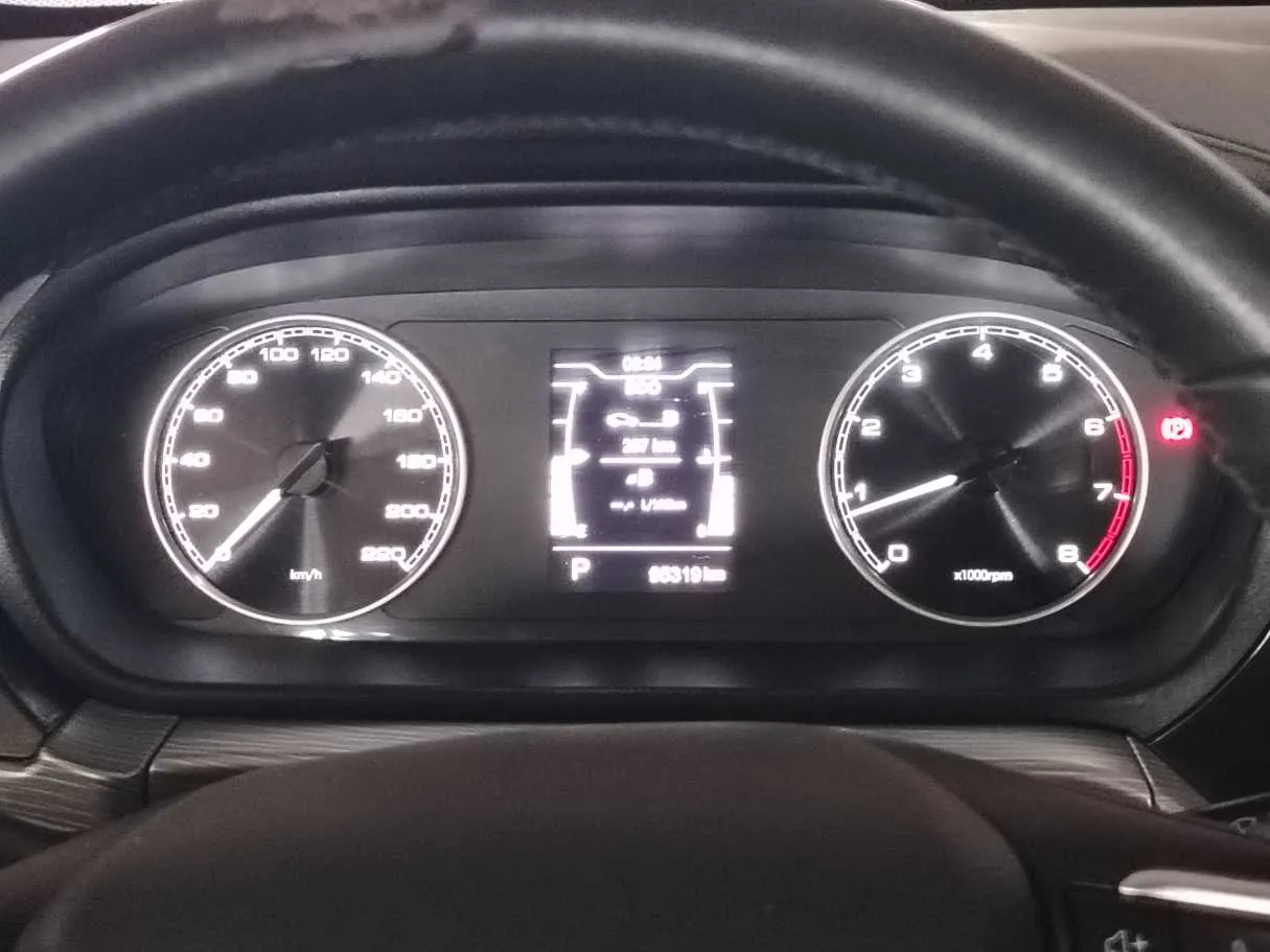 Car image 26