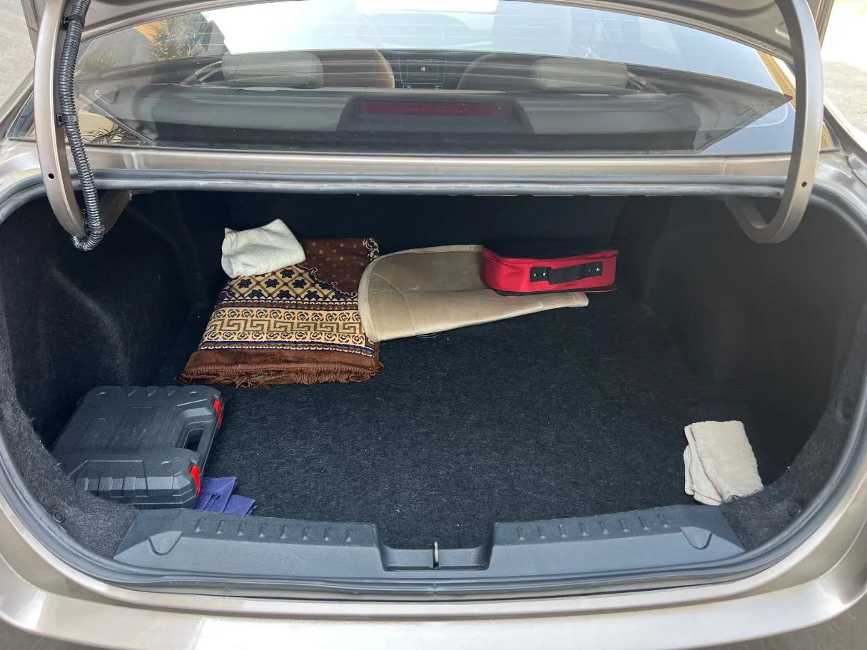 Car image 20