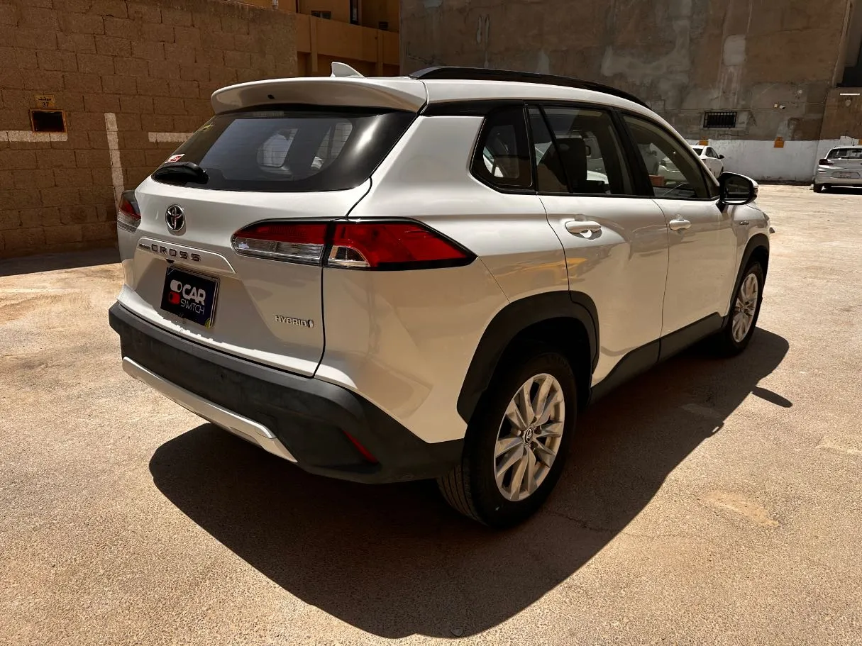 Car image 5